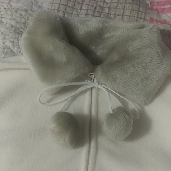 Gorgeous leModa cape - Picture 2 of 4